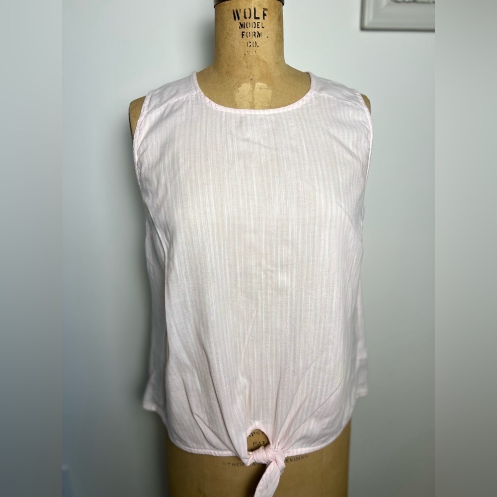 Old Navy women’s pink & white sleeveless striped blouse with tie small